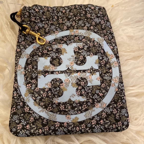 Tory Burch cloth Face  mask Two pack ONLY  with Tory Burch pouch 6/5in - Picture 9 of 12